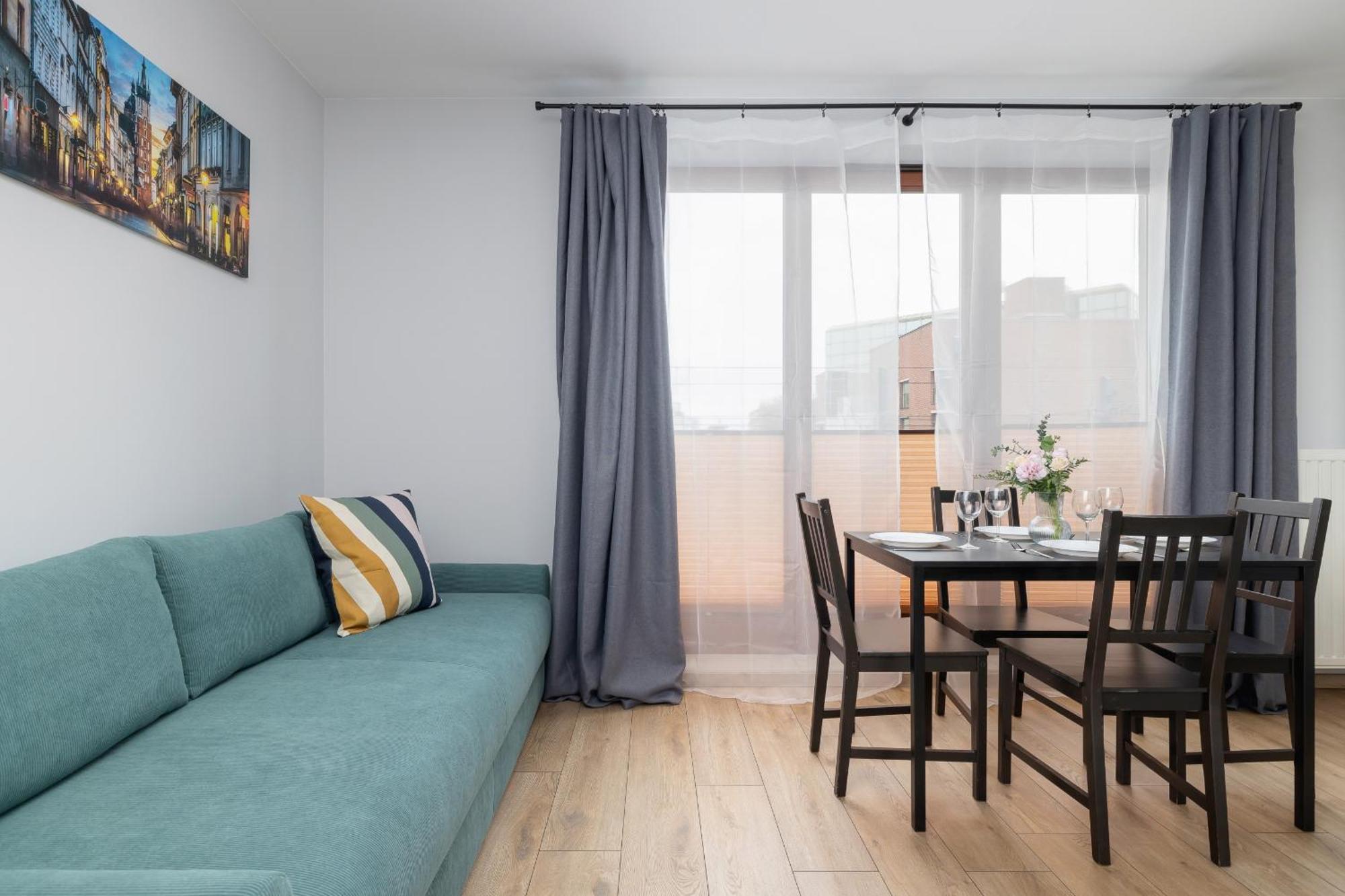 Stylish With Balcony & Parking Cracow By Renters Apartment *